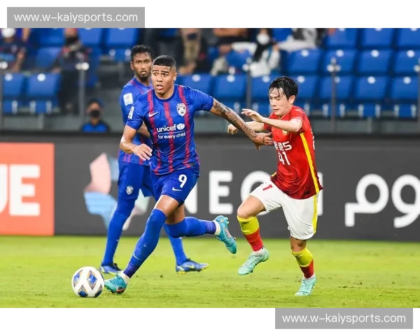 蓝色浪潮与雪国之梦：清水鼓动与札幌的绿茵对决，一场不容错过的足球盛宴！